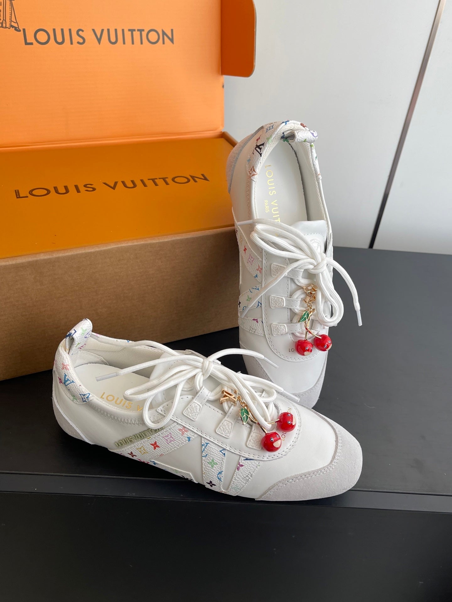 LV 26ss Ballet Sneakers White Light Gray Suede 631489