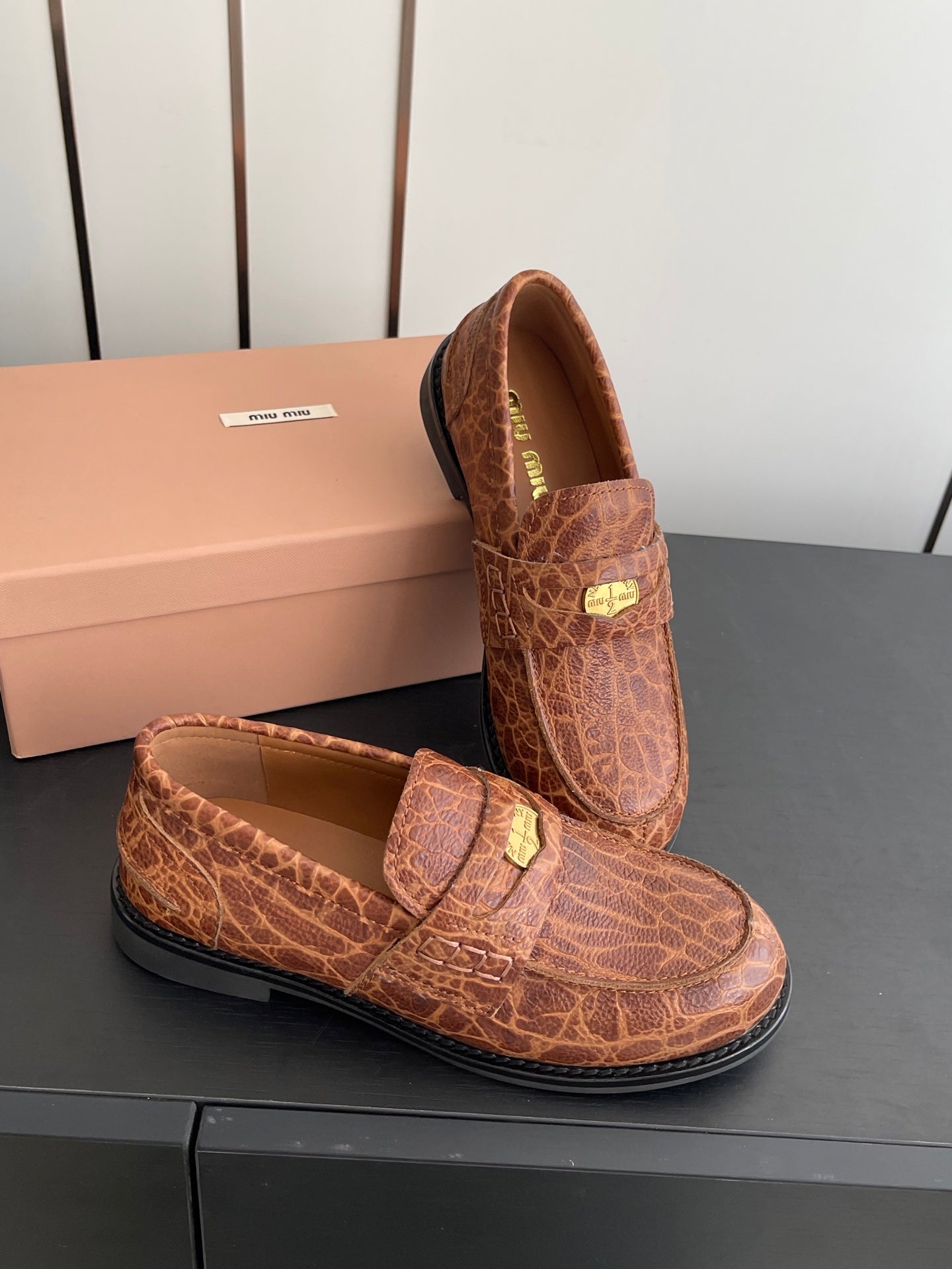 MIU 26 Casual Loafers Brown Calfskin 631627
