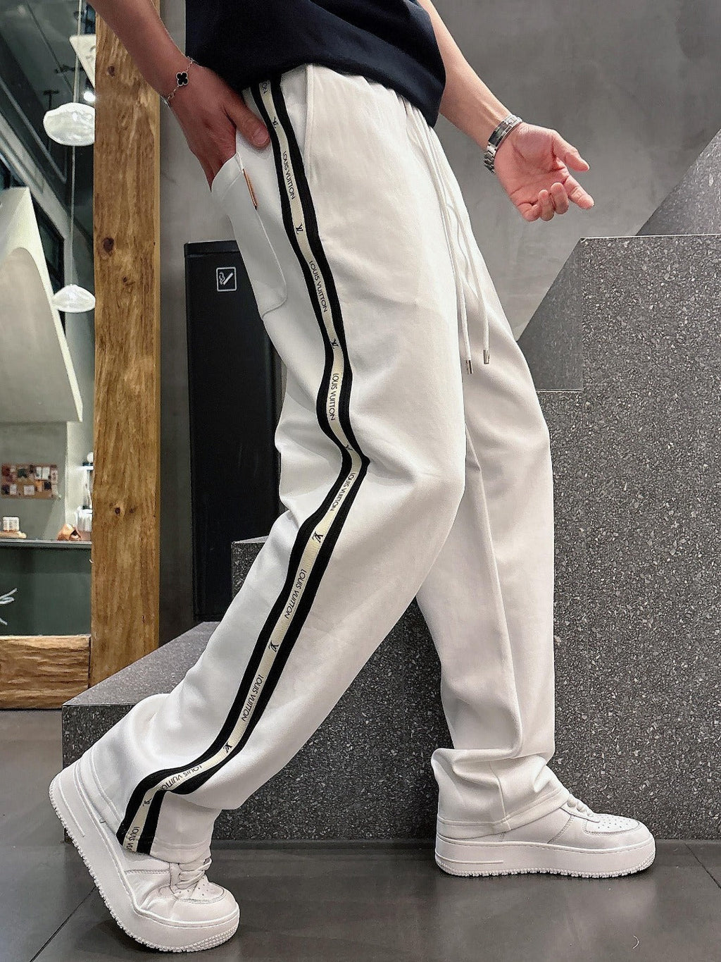 LV SWEATPANTS WHITE COTTON 239585