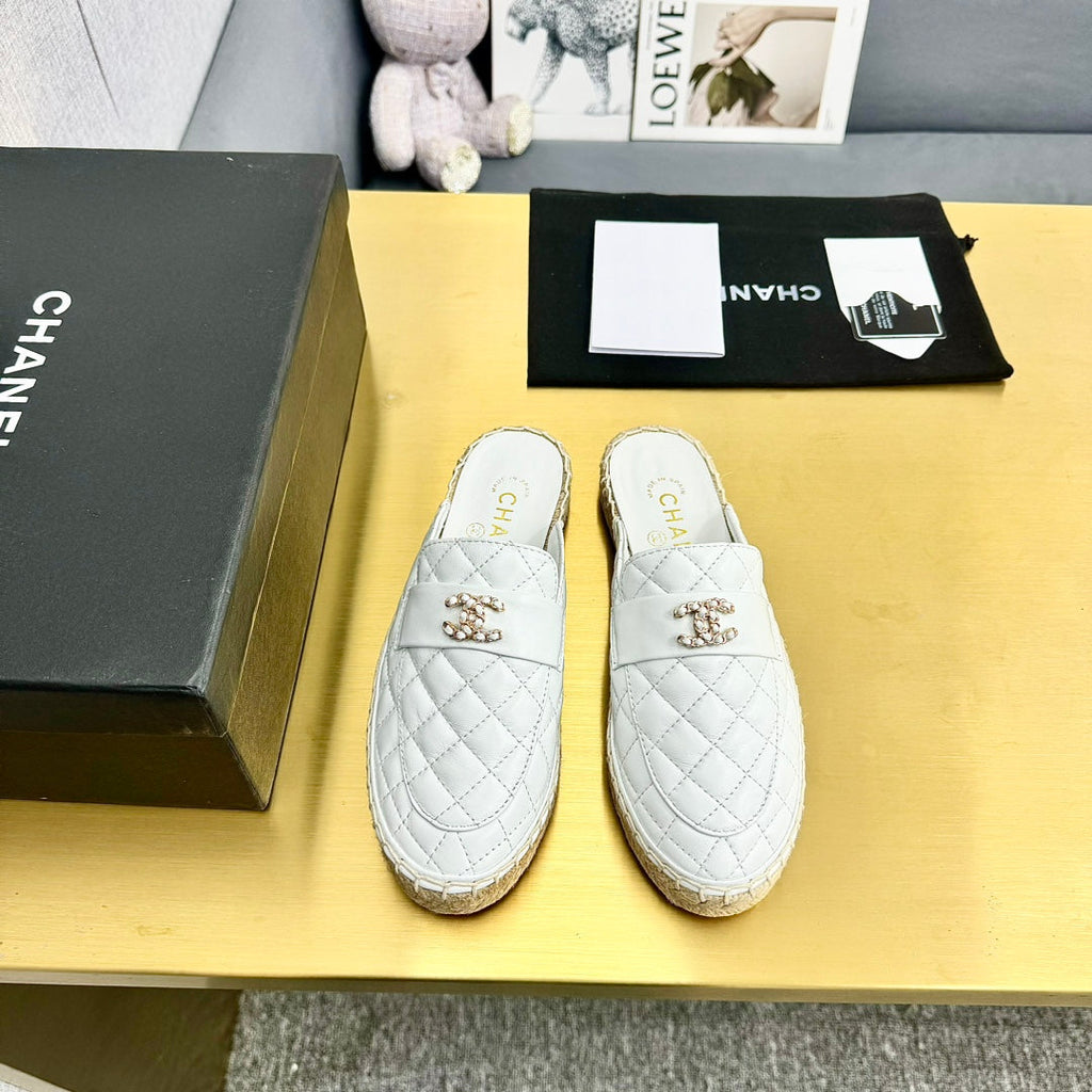 mule white quilted calfskin