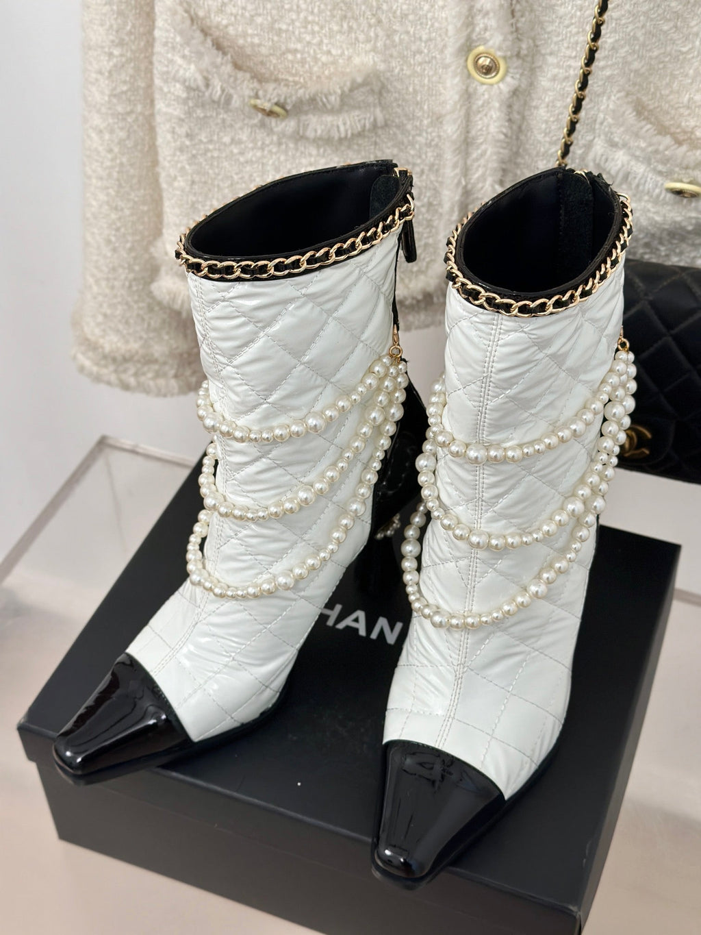 CC Short Boots 80mm White Wrinkled Quilted Calfskin
