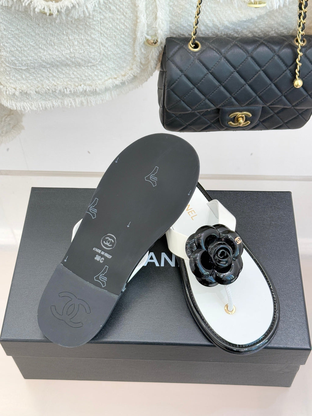 CC 26 Camellia Thong Sandal White mix Black Sheepskin 609997