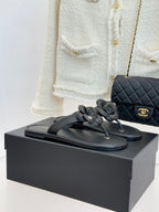 CC 26 Camellia Thong Sandal Black Sheepskin 610003