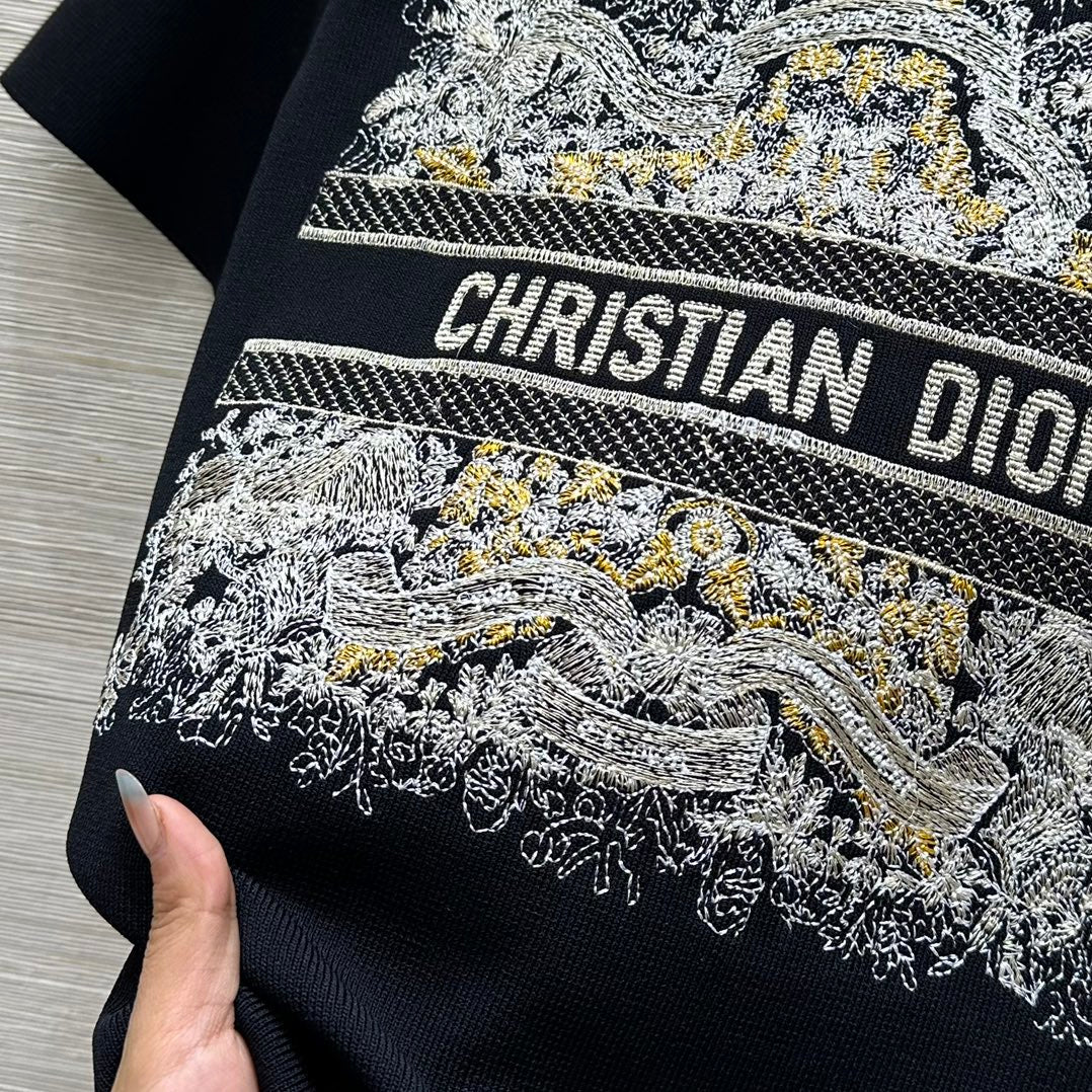 CD 25 Star Embroidery Knitted Short-sleeved Top Black Tencel Wool
