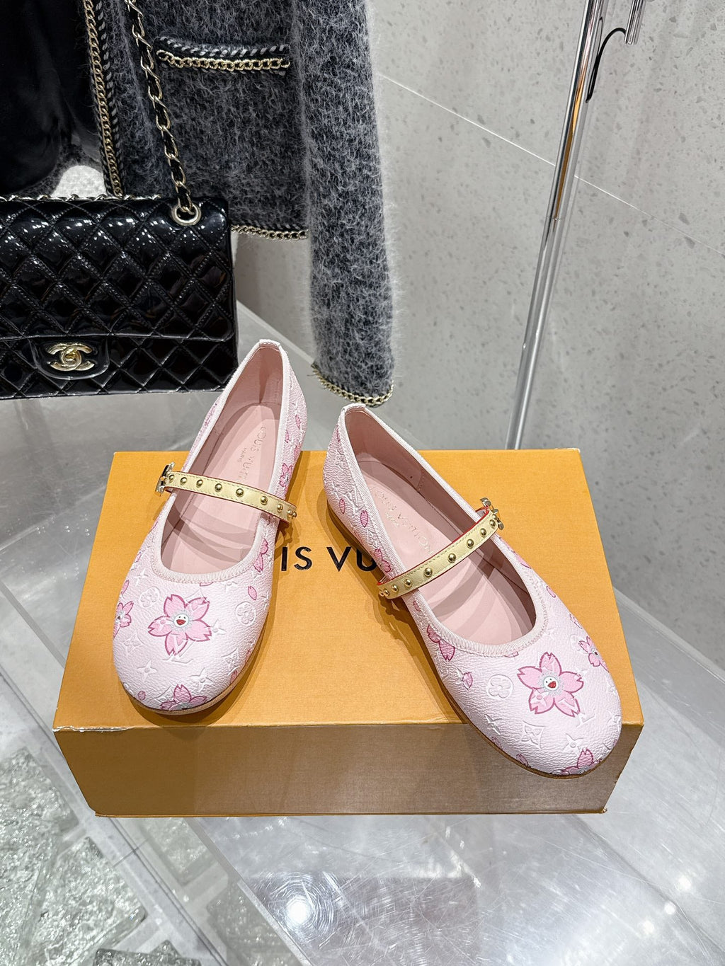 LV 26s Ballet Flats Light Pink Monogram Leather  610840