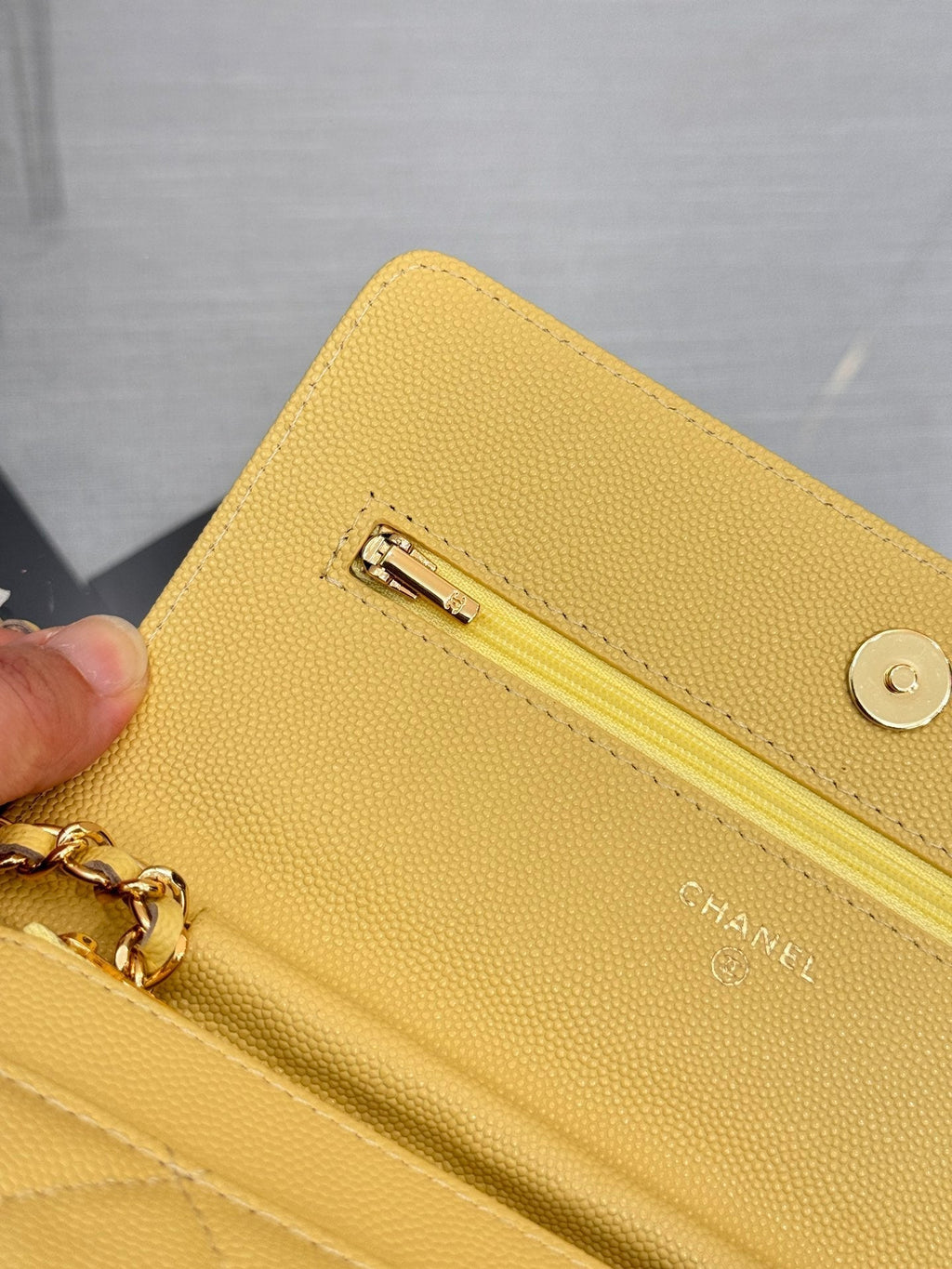 WOC 19CM LIME CAVIAR GOLD HARDWARE