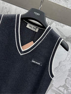 Miu 25 V- Gile Black Wool 232006
