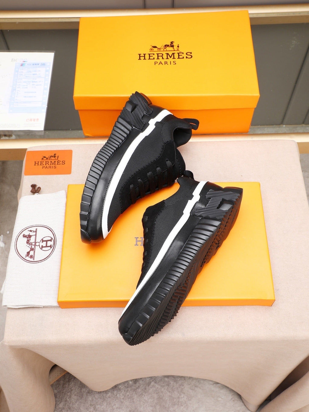 HM Men's Bouncing Sneaker Black White Calfskin Fabric 754131