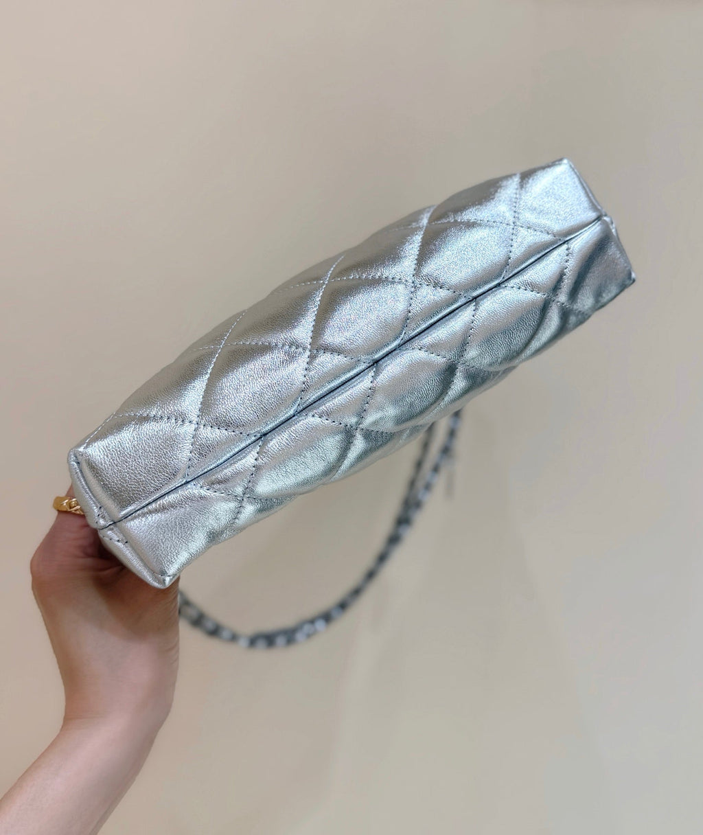 Chanel 2025  Hobo Dumpling Bag 26cm Genuine Calfskin Leather 339343