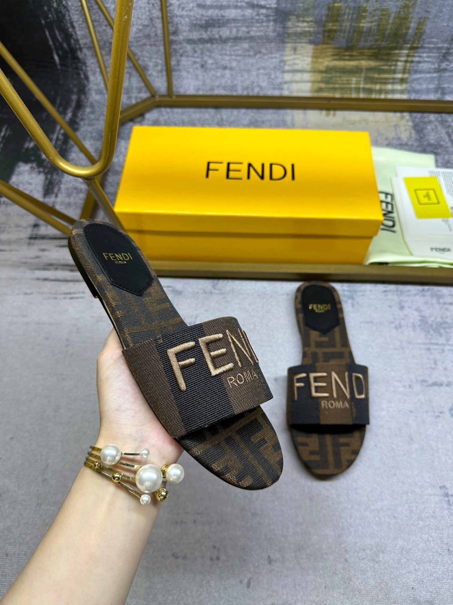 FF 5 Brown Black Canvas Slide