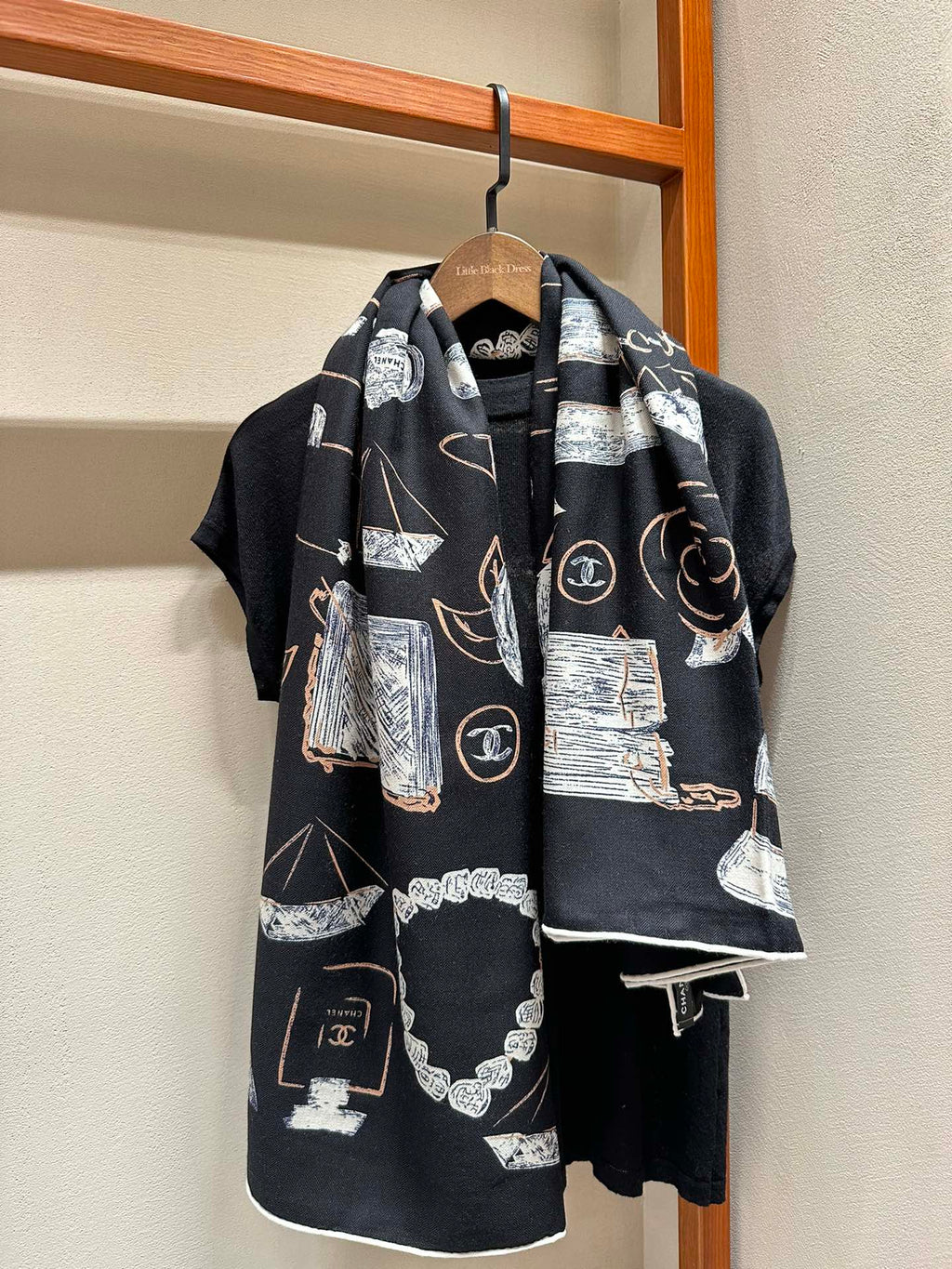 CC Square Scarf 140 CM In Black White Cashmere Silk 408655