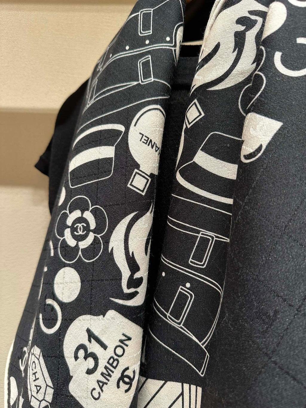 CC Square Scarf 140 CM In Black White Silk Cashmere 413675