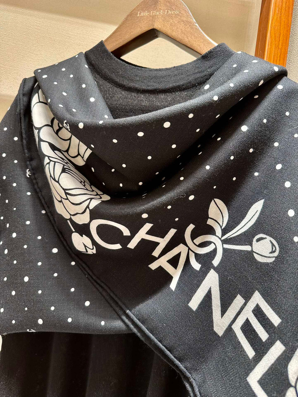 CC Square Scarf 140 CM In Black Mix White Cashmere Silk 383803
