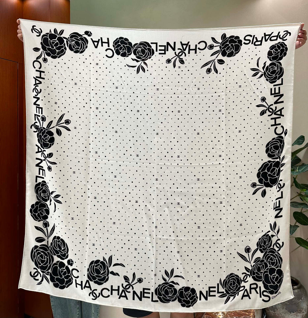 CC Square Scarf 140 CM In White Mix Black Silk 396374