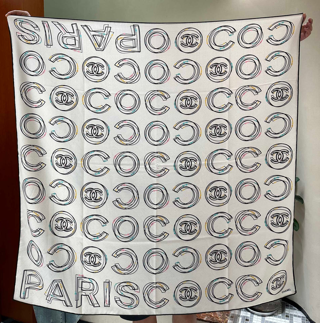 CC Square Scarf 140 CM In White Silk Cashmere 420130