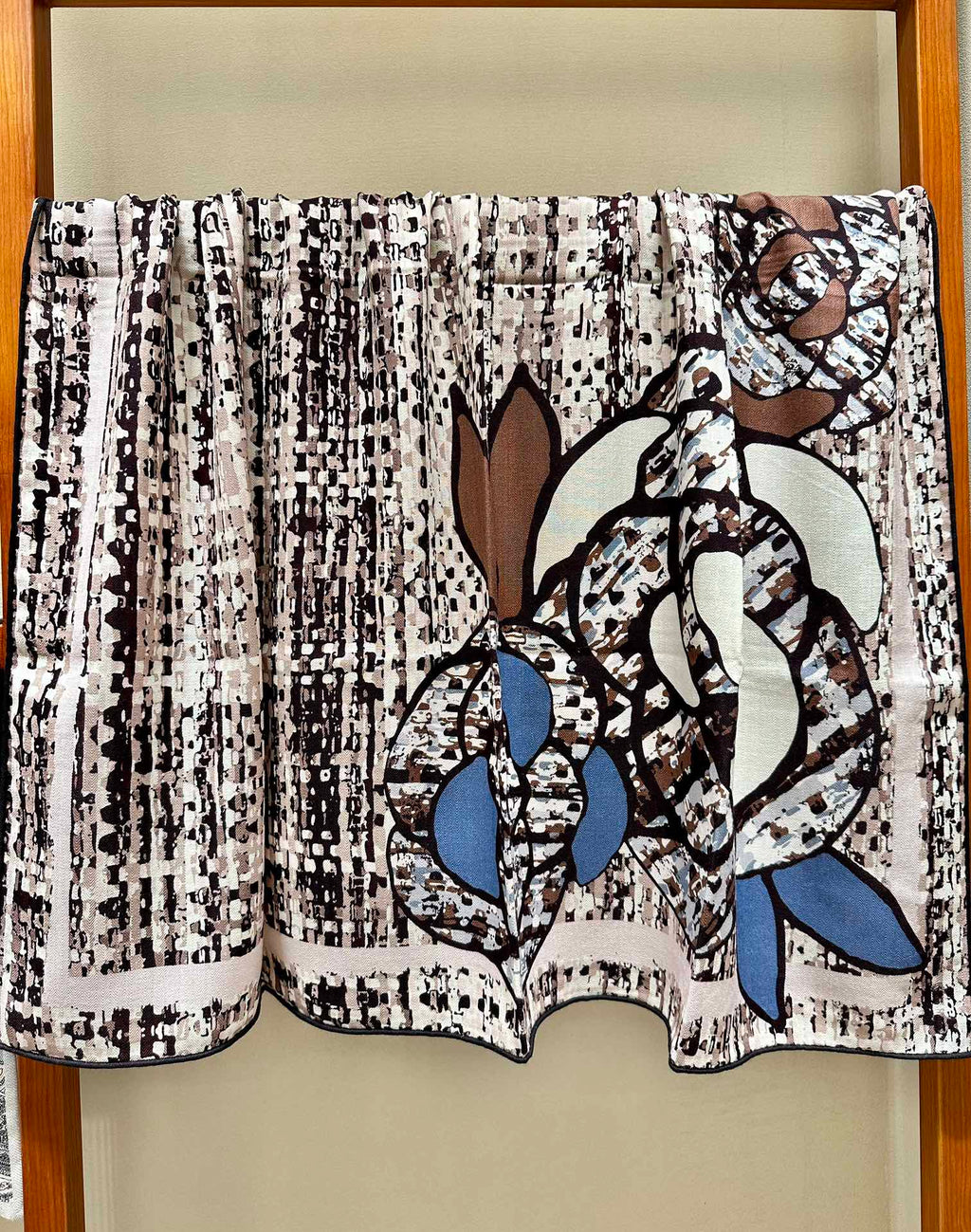 CC Square Scarf 110 CM In Colorful Cashmere Silk  360677