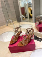 ROCKSTUD SANDAL WITH STRAP IN BRONZE BROWN CALFSKIN 60 MM