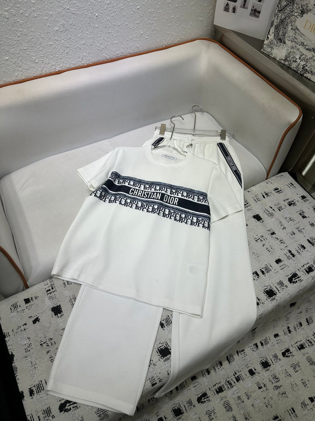 CD 25 Pattern Embroidery Set Black and White Cotton