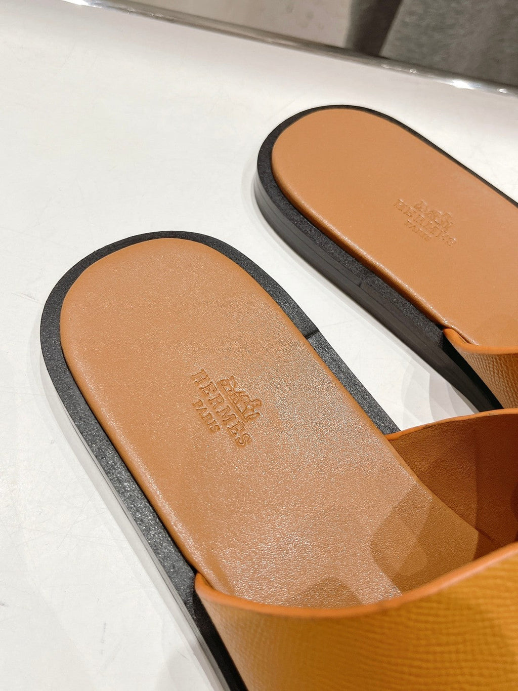 IZMIR SANDAL AMBER LAMBSKIN