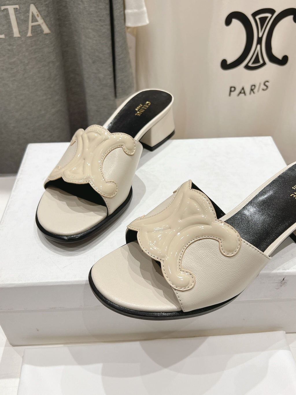 CELINE 25C CLEMENCE MULE WHITE SHEEPSKIN 236749