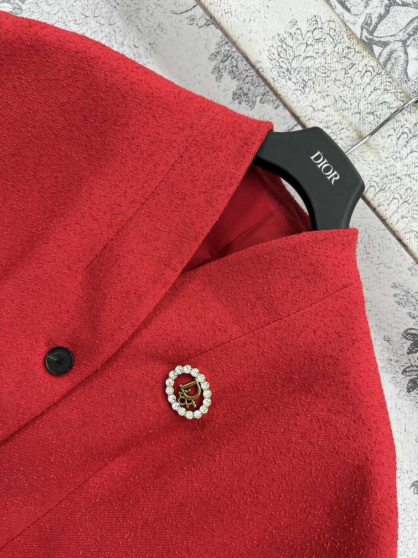 CD 25 V-neck Short-Sleeved Jacket Red Cotton