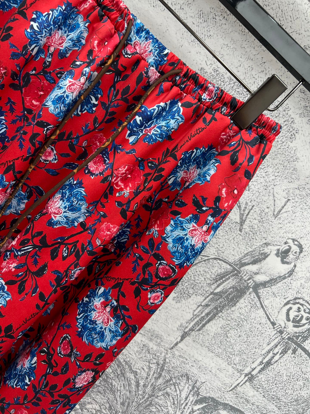 LV 25 Elastic Waist Old Flower Leather Skirt Red Poliester