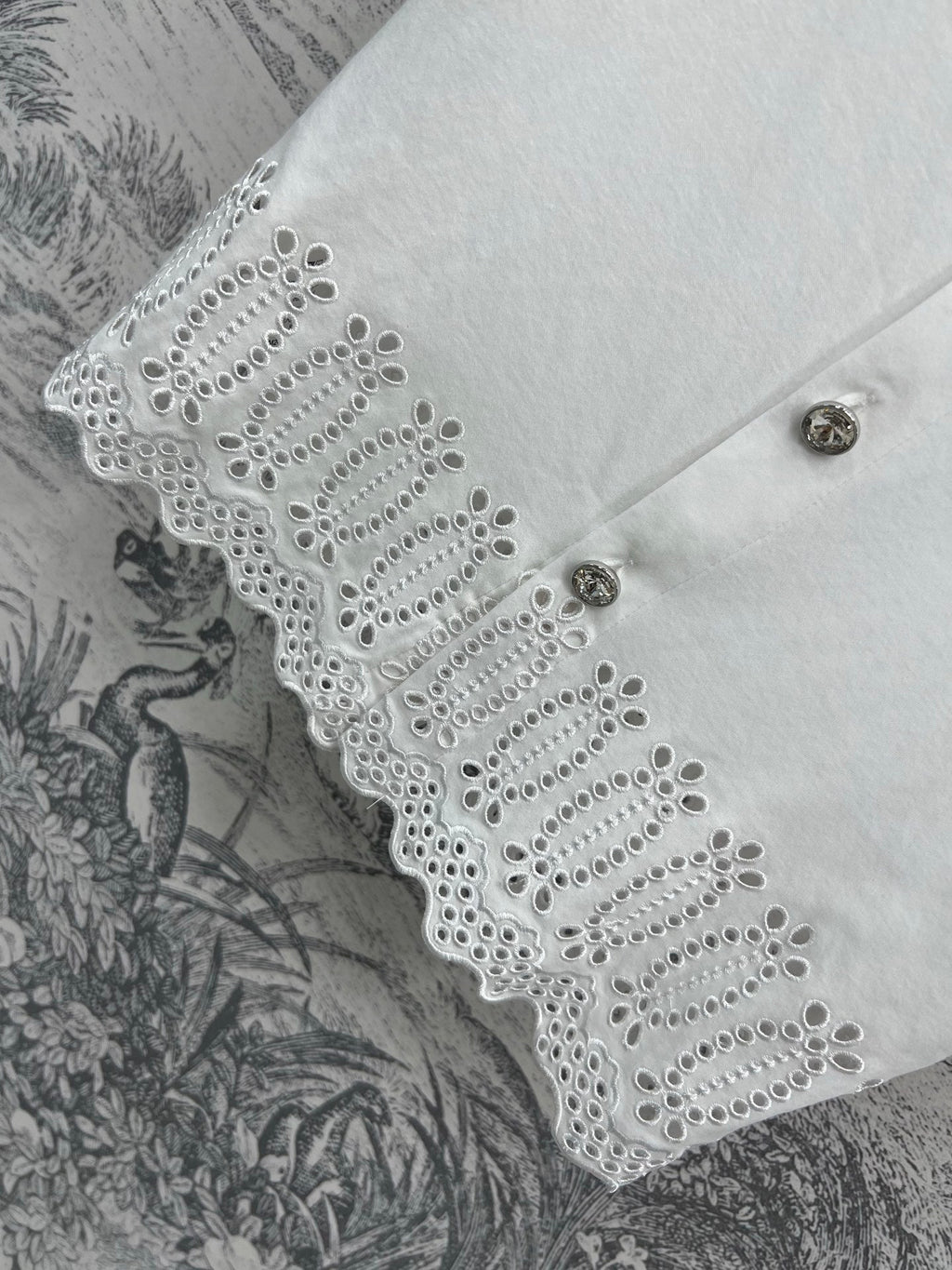 LV 25 Hollow Embroidery Design On The Hem T-Shirt White Cotton