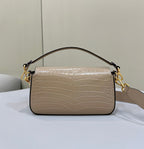 FENDI BAGUETTE 27 BAG IN SAND BEIGE CALFSKIN WITH GOLD HARDWARE