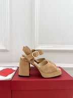 VT Garavani 25 Platform Beige Suede 330966