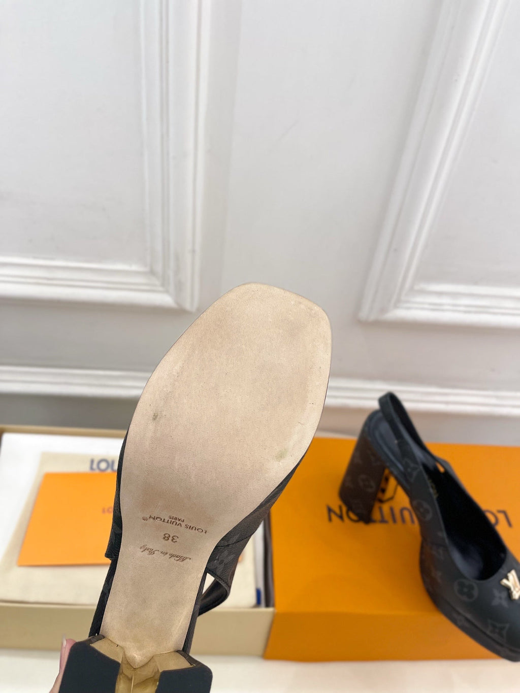 LV 26ss Platform Sandals 110 Black Monogram Leather 631923