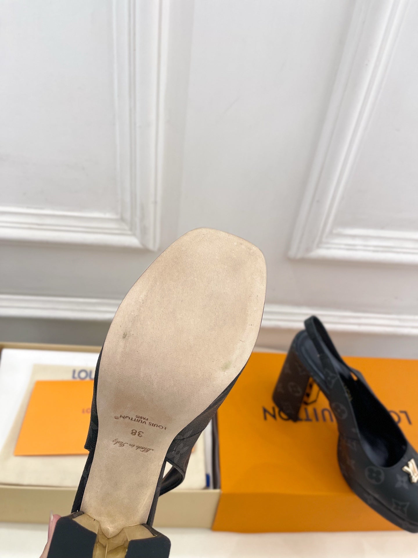 LV 26ss Platform Sandals 110 Black Monogram Leather 631923