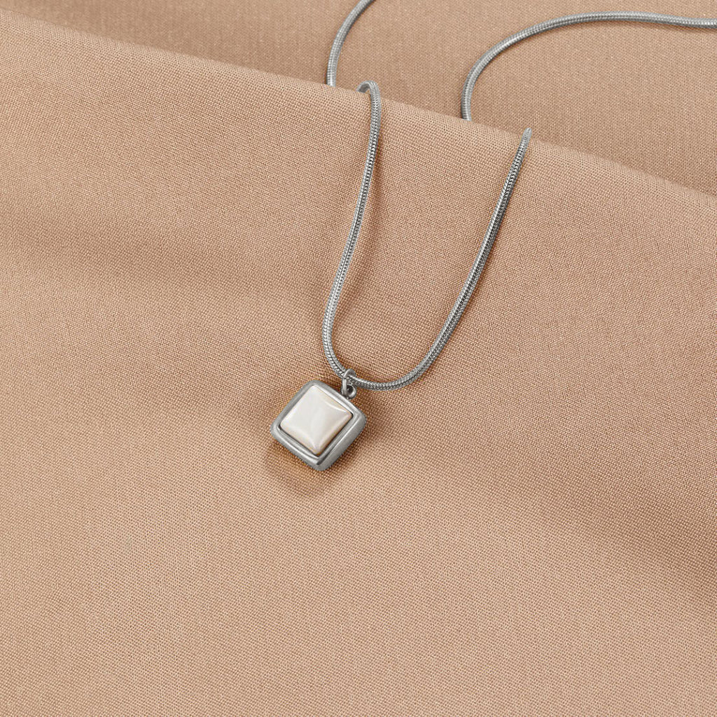 Riva Moonstone Pendant Necklace - Beautiful Earth Boutique
